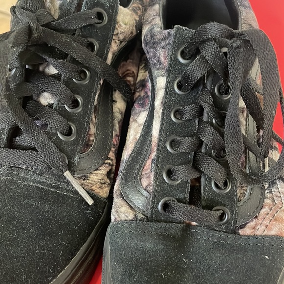 Vans Tennis Shoes - Picture 6 of 9